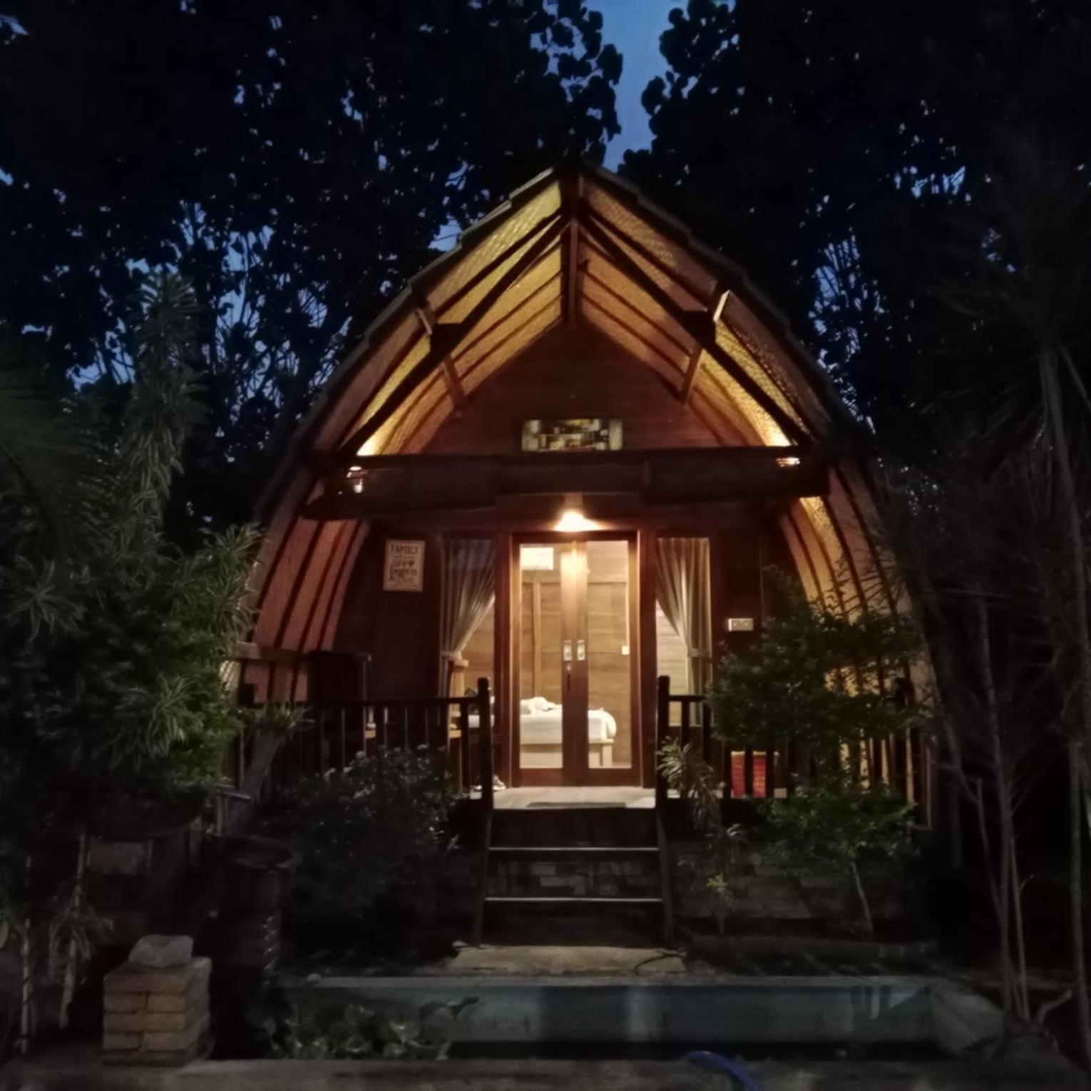 Maha Nusa Menjangan Banyuwedang Exterior foto